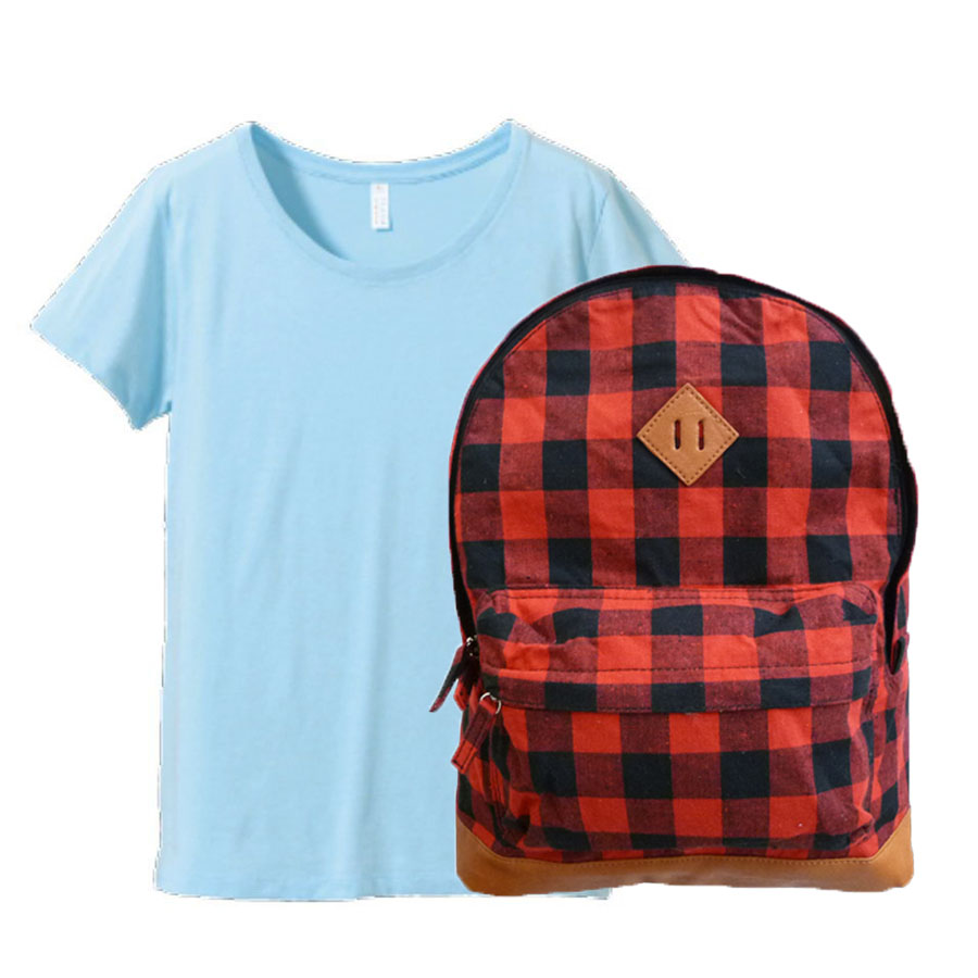 ライトブルー(Tシャツ)+アカ(バッグ)
