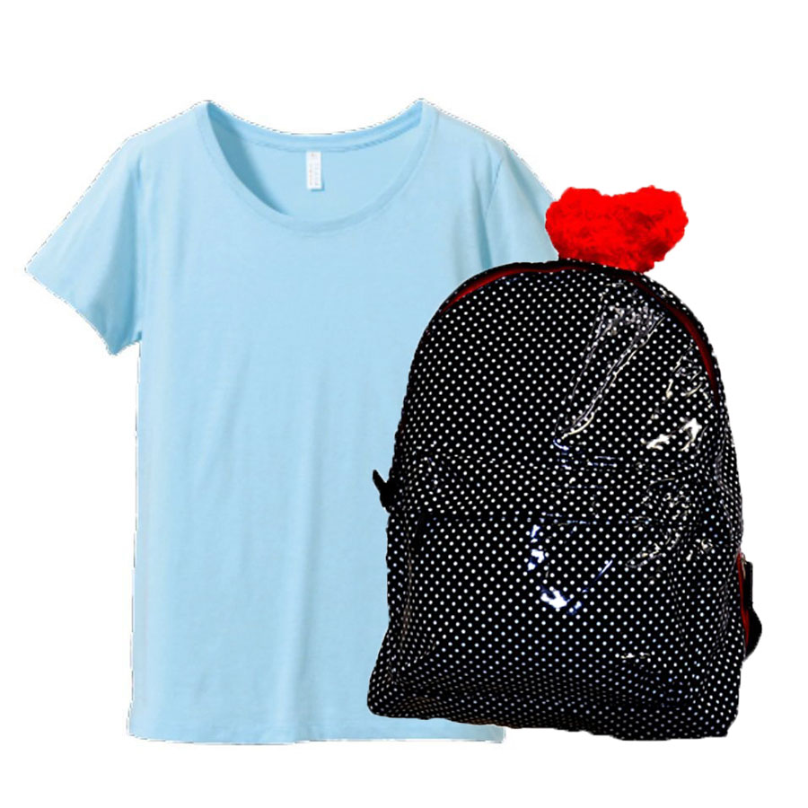 ライトブルー(Tシャツ)+クロ(バッグ)