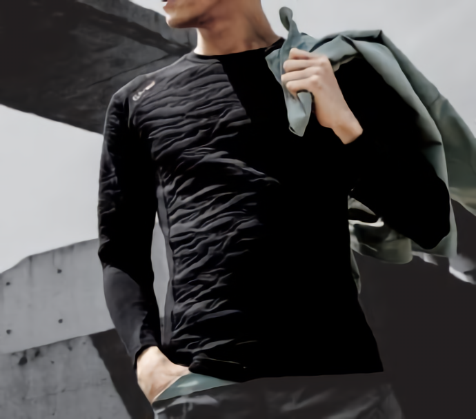 G.G. 裏起毛で暖かいコンプレッションシャツ(ピンソニックキルト仕様・中綿入り) MAN